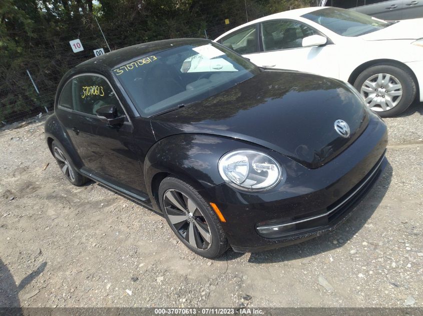 2013 VOLKSWAGEN BEETLE COUPE 2.0T TURBO - 3VWVA7AT6DM655381