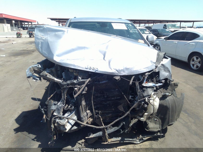 VIN 1C4RJEAG6JC181876 2018 JEEP GRAND CHEROKEE LAREDO