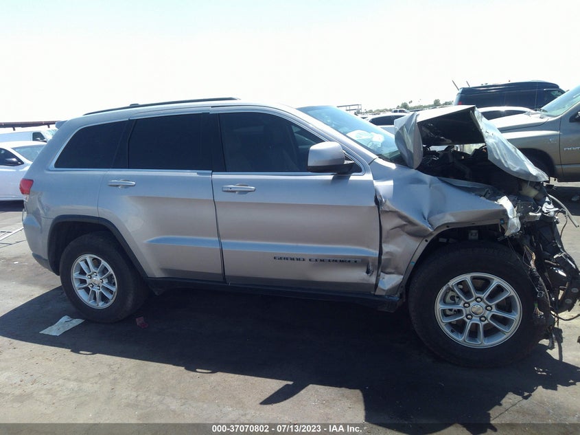 VIN 1C4RJEAG6JC181876 2018 JEEP GRAND CHEROKEE LAREDO