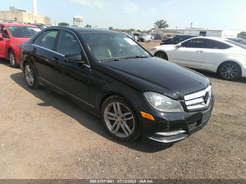 2014 MERCEDES-BENZ C-CLASS C 300 - WDDGF8AB2ER308601