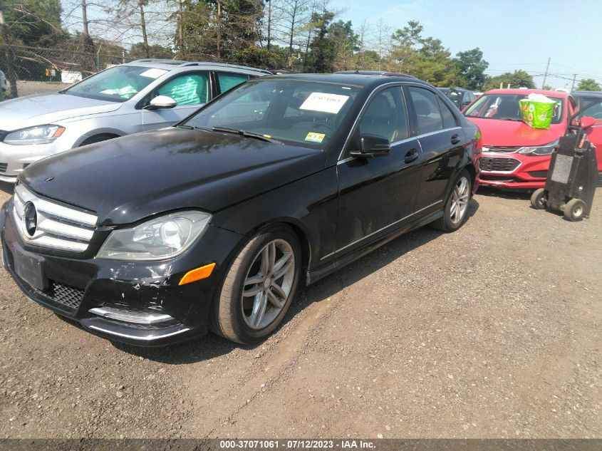 2014 MERCEDES-BENZ C-CLASS C 300 - WDDGF8AB2ER308601