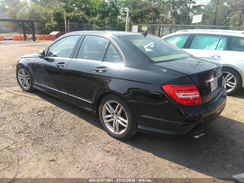 2014 MERCEDES-BENZ C-CLASS C 300 - WDDGF8AB2ER308601