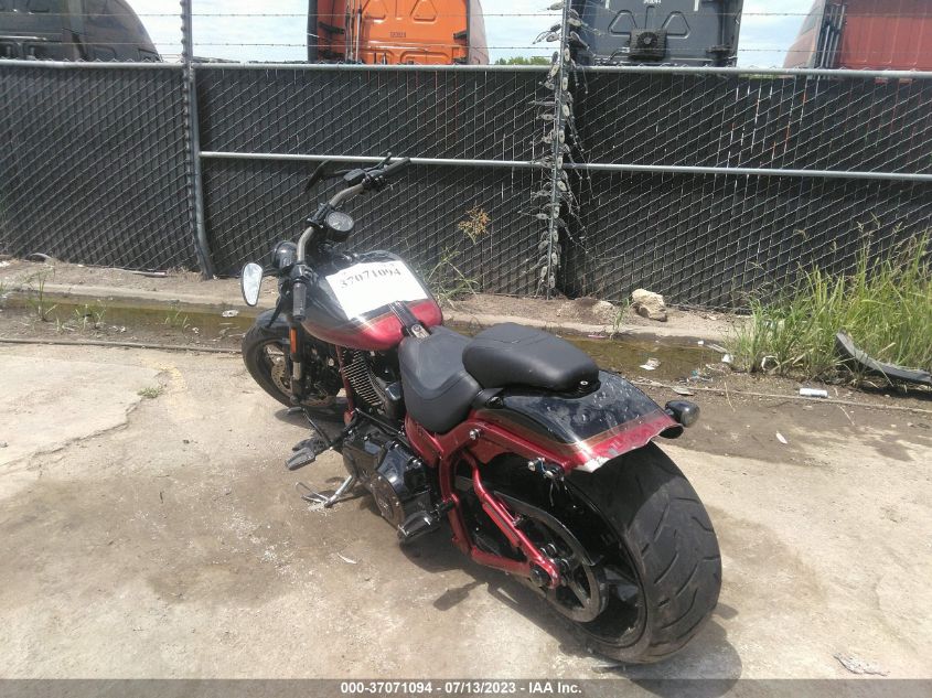 2017 HARLEY-DAVIDSON FXSE 1HD1TG914HB957455