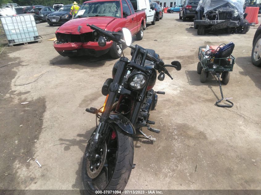 2017 HARLEY-DAVIDSON FXSE 1HD1TG914HB957455