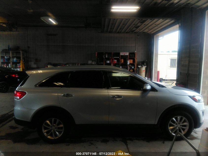 2016 KIA SORENTO LX - 5XYPG4A35GG032702