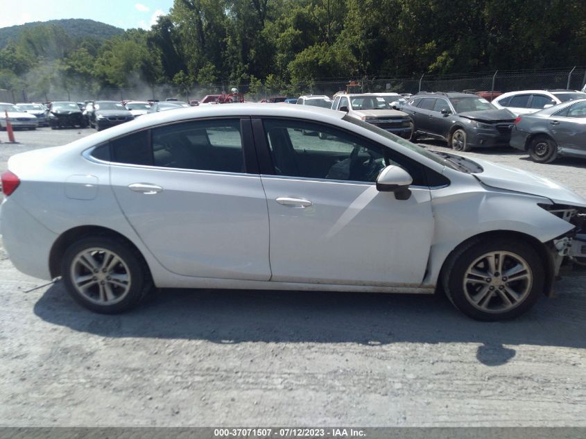 2018 CHEVROLET CRUZE LT - 1G1BE5SM2J7176007