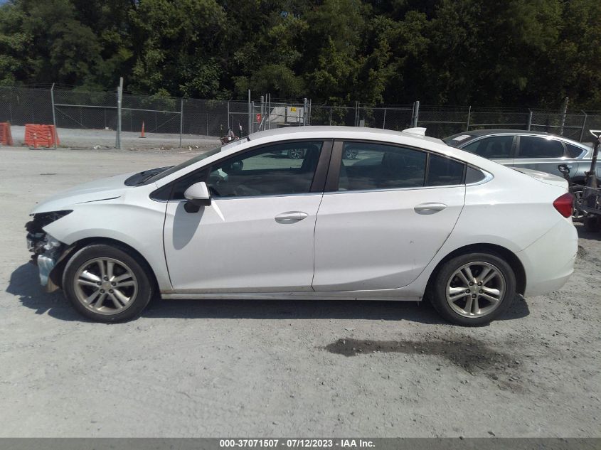 2018 CHEVROLET CRUZE LT - 1G1BE5SM2J7176007