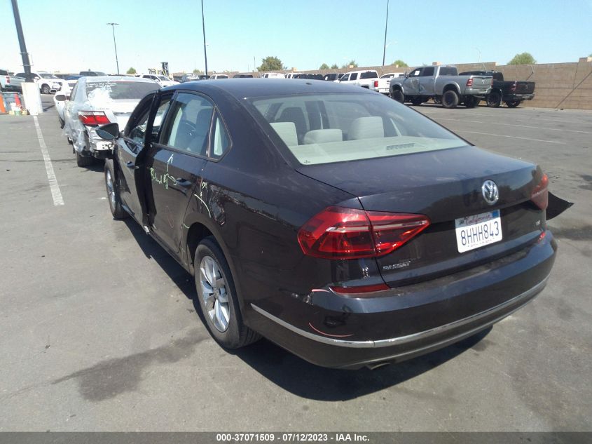 2018 VOLKSWAGEN PASSAT 2.0T S/R-LINE - 1VWAA7A32JC044114