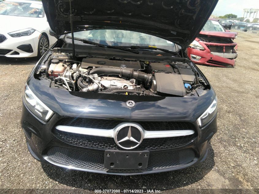 2022 MERCEDES-BENZ A-CLASS A 220 W1K3G4FB7NJ337751