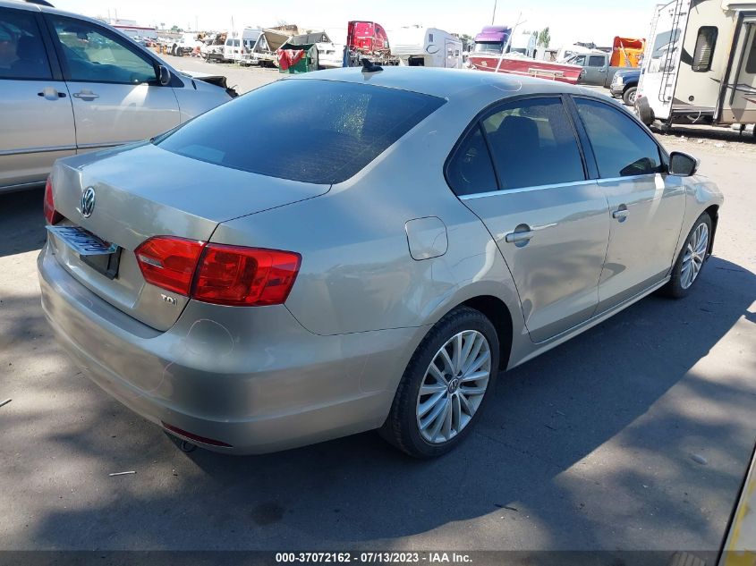 2014 VOLKSWAGEN JETTA SEDAN TDI W/PREMIUM/NAV - 3VWLL7AJ1EM251115