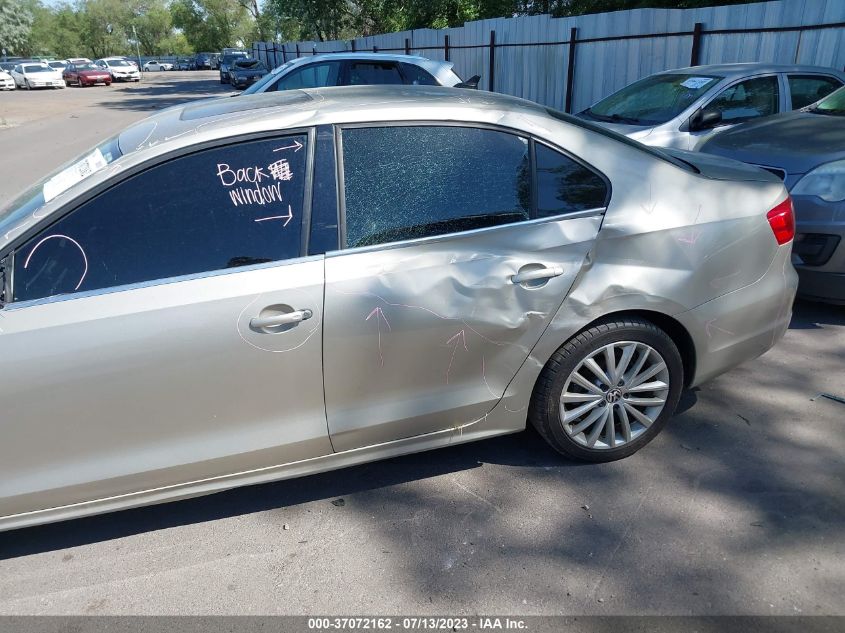 2014 VOLKSWAGEN JETTA SEDAN TDI W/PREMIUM/NAV - 3VWLL7AJ1EM251115