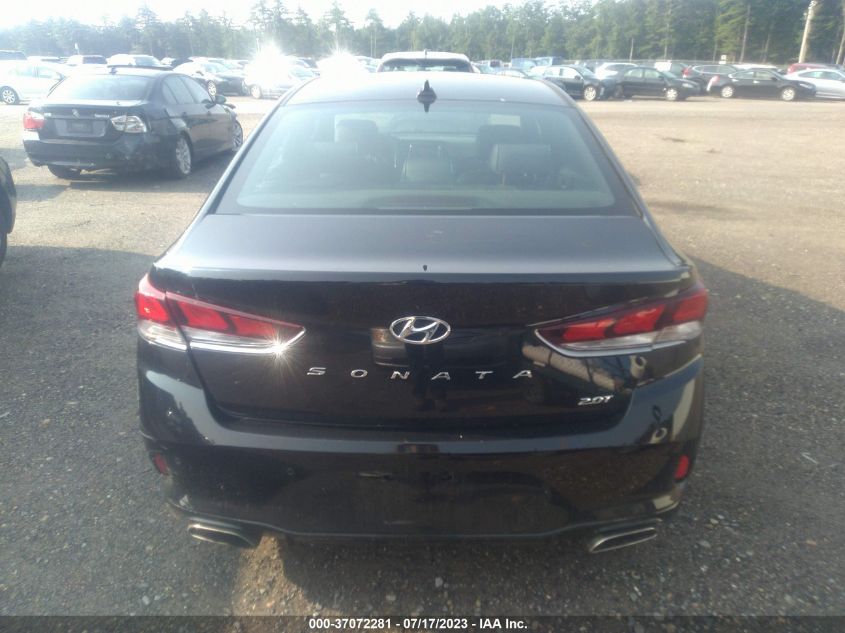 2018 HYUNDAI SONATA LIMITED - 5NPE34AB1JH685392