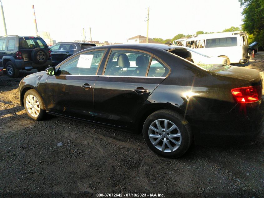 2013 VOLKSWAGEN JETTA SEDAN SE W/CONVENIENCE/SUNROOF - 3VWDX7AJ7DM372903