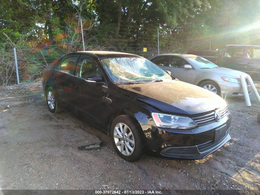 2013 VOLKSWAGEN JETTA SEDAN SE W/CONVENIENCE/SUNROOF - 3VWDX7AJ7DM372903