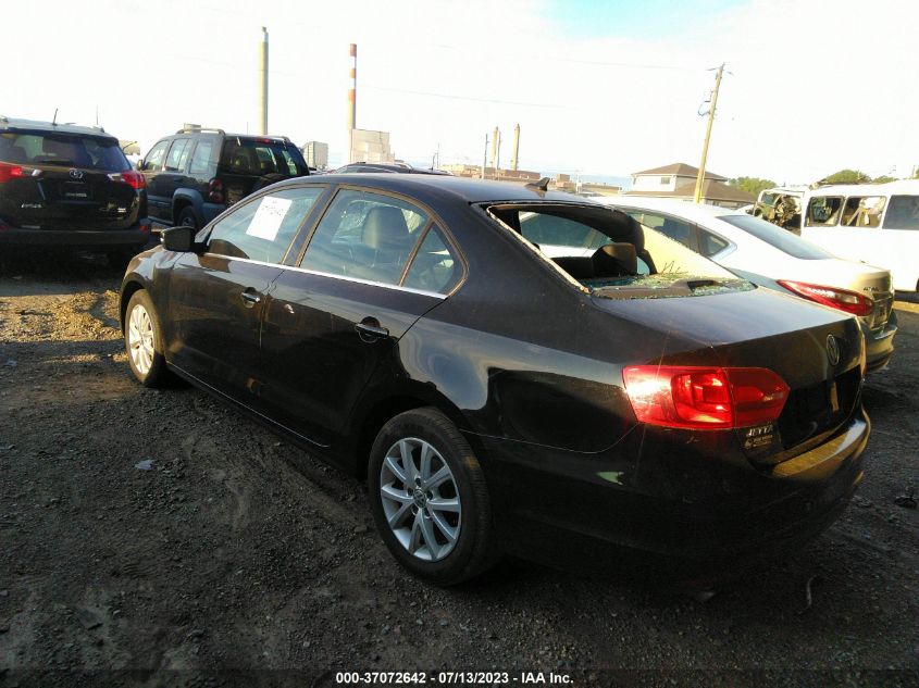 2013 VOLKSWAGEN JETTA SEDAN SE W/CONVENIENCE/SUNROOF - 3VWDX7AJ7DM372903