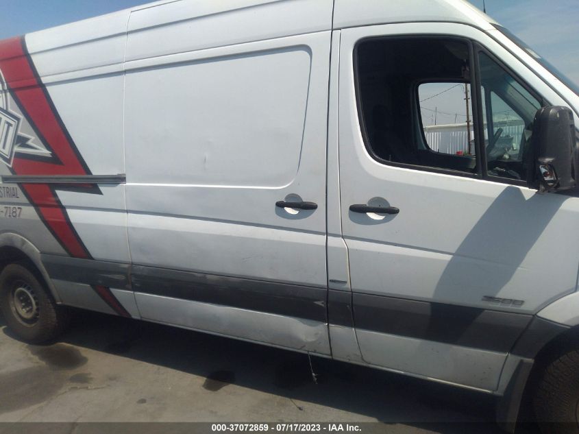 2016 MERCEDES-BENZ SPRINTER CARGO VANS - WD3PE8DD5GP316047