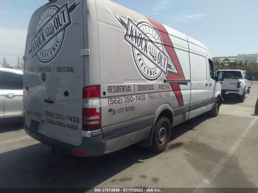 2016 MERCEDES-BENZ SPRINTER CARGO VANS - WD3PE8DD5GP316047