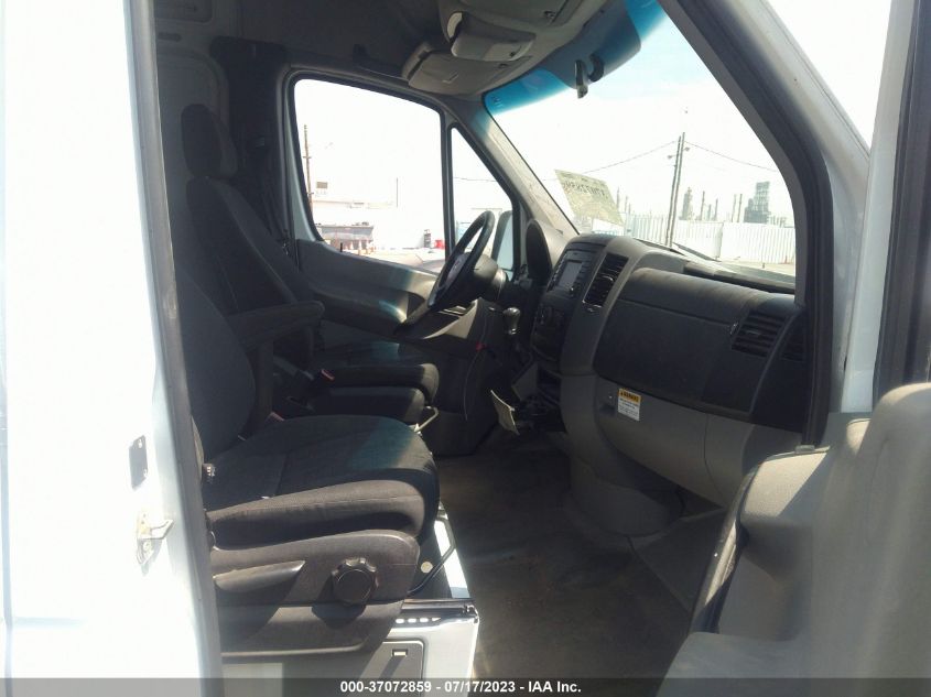 2016 MERCEDES-BENZ SPRINTER CARGO VANS - WD3PE8DD5GP316047