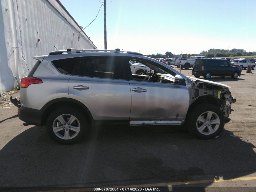 2014 TOYOTA RAV4 XLE - JTMRFREV6ED084419