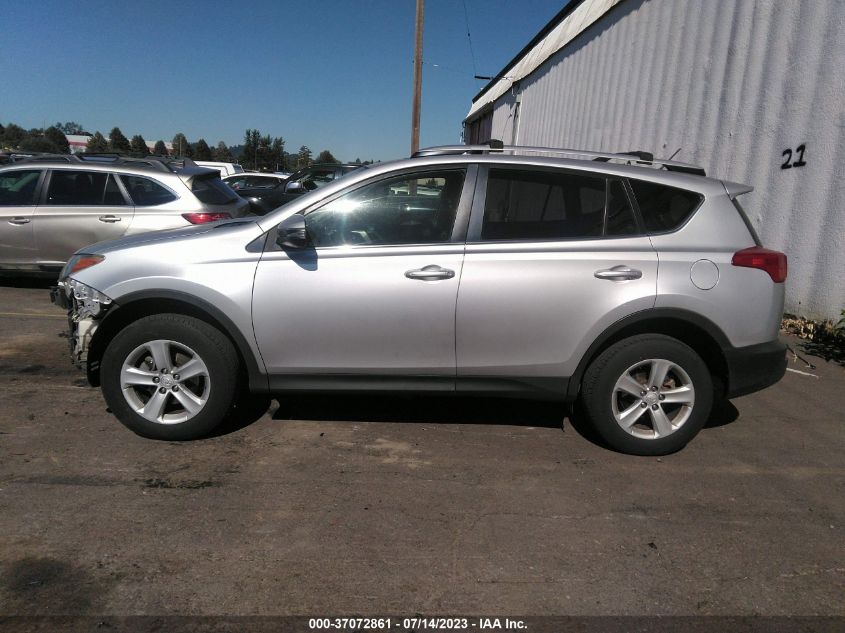 2014 TOYOTA RAV4 XLE - JTMRFREV6ED084419