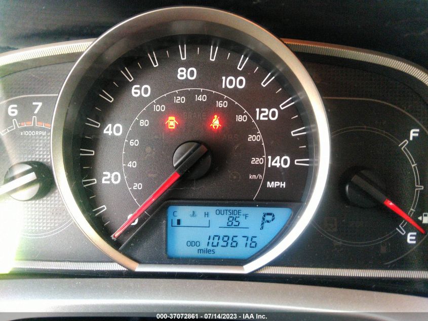 2014 TOYOTA RAV4 XLE - JTMRFREV6ED084419