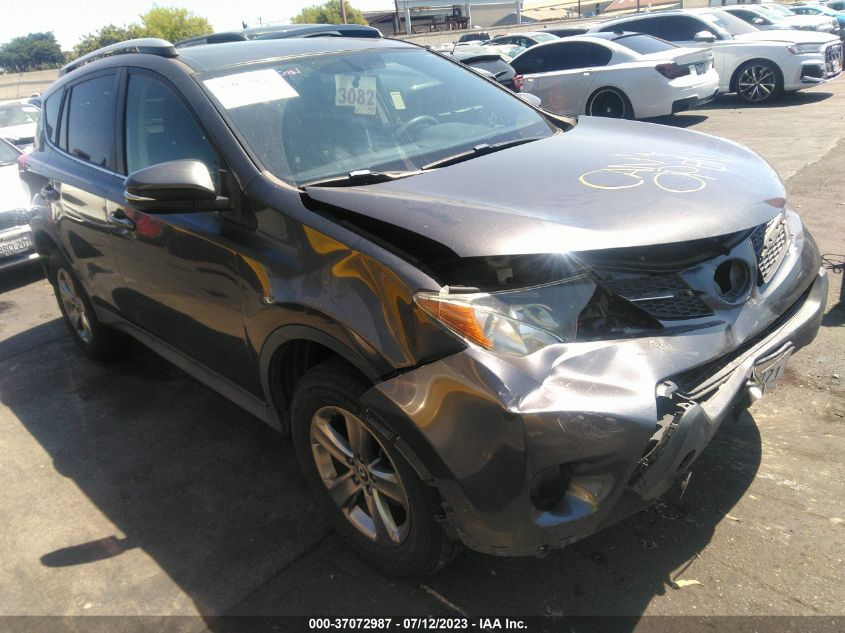 2015 TOYOTA RAV4 XLE - JTMWFREV9FJ042753