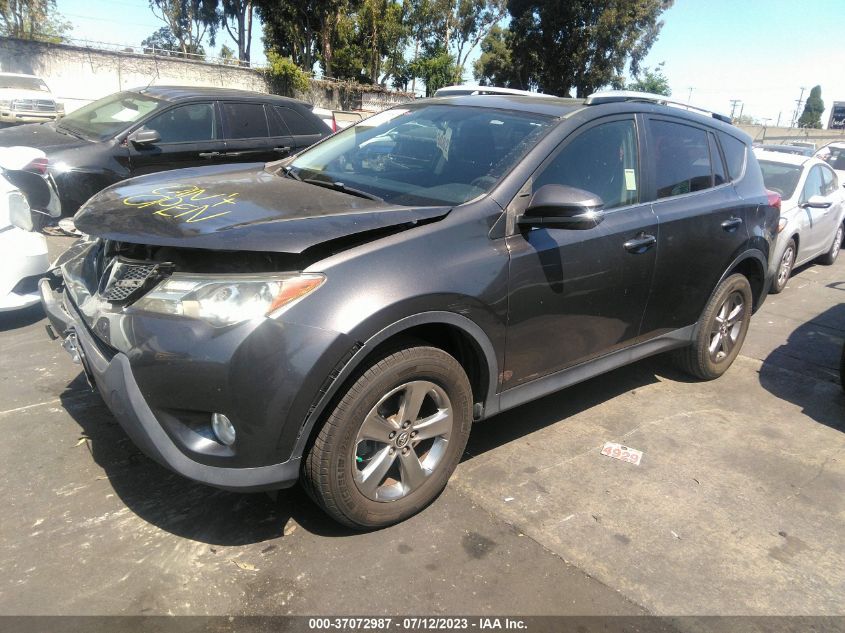 2015 TOYOTA RAV4 XLE - JTMWFREV9FJ042753