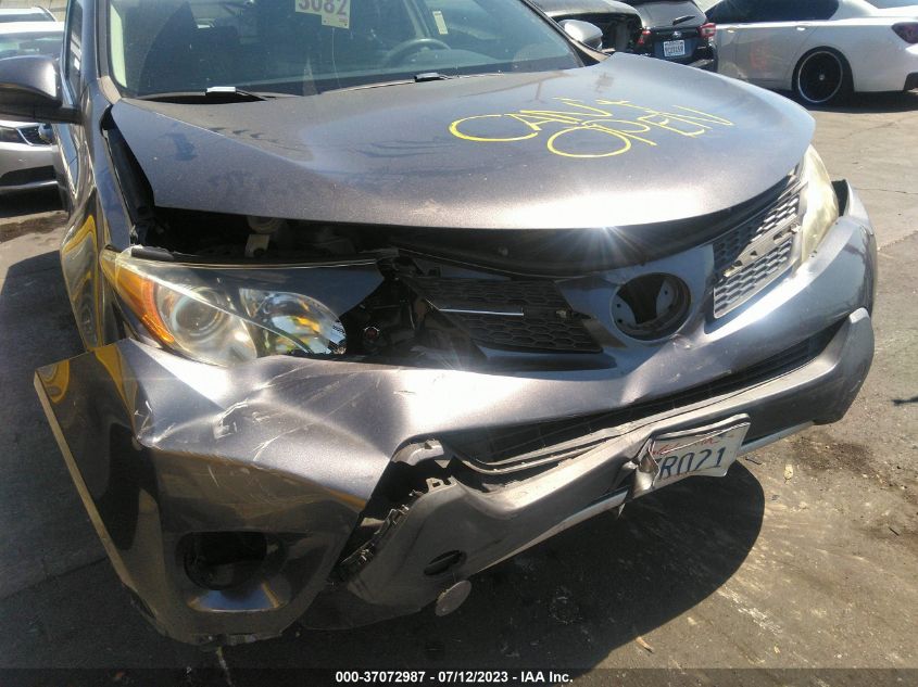 2015 TOYOTA RAV4 XLE - JTMWFREV9FJ042753
