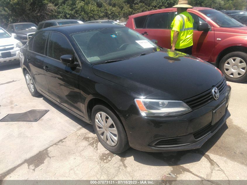 2014 VOLKSWAGEN JETTA SEDAN S - 3VW2K7AJXEM399083