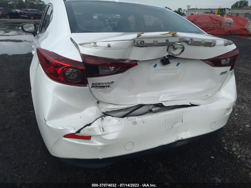2018 MAZDA MAZDA3 4-DOOR TOURING - 3MZBN1V31JM252306