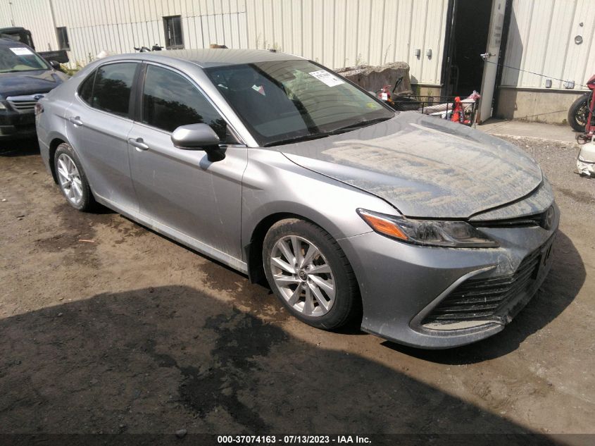 2021 TOYOTA CAMRY LE - 4T1C11BK1MU020122