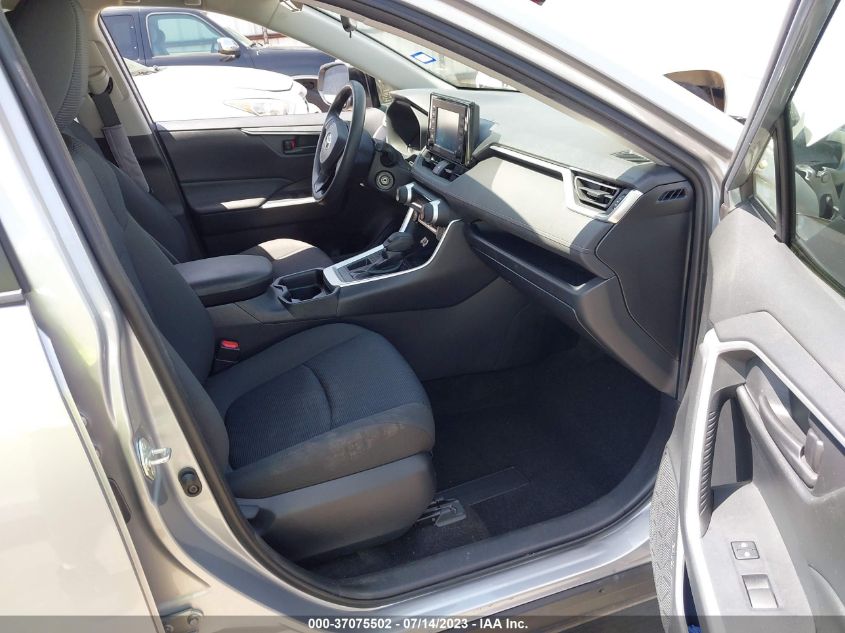 2019 TOYOTA RAV4 LE - JTMH1RFV0KJ012850