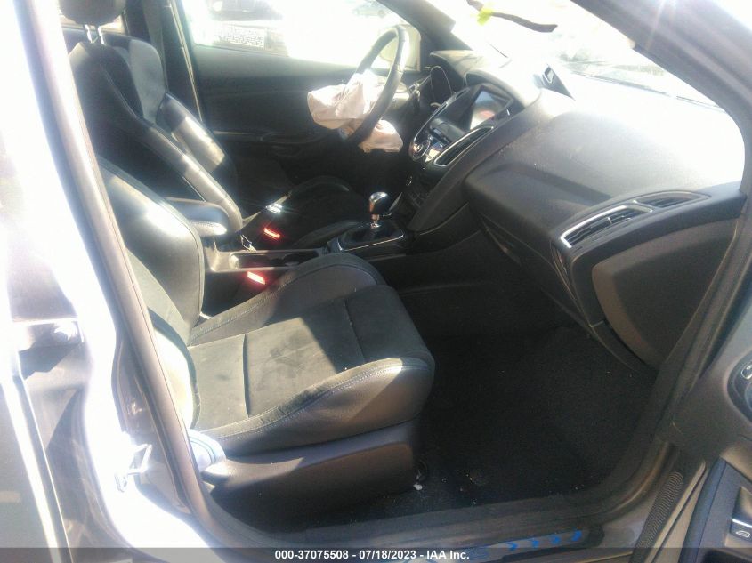 2016 FORD FOCUS RS WF0DP3TH8G4117079