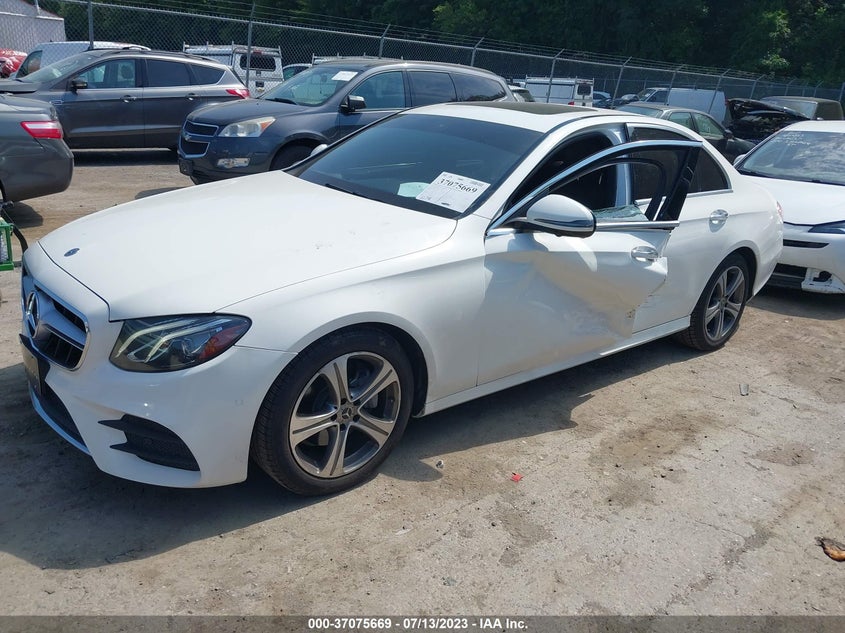VIN WDDZF4JB3KA633379 2019 MERCEDES-BENZ E-CLASS E 300