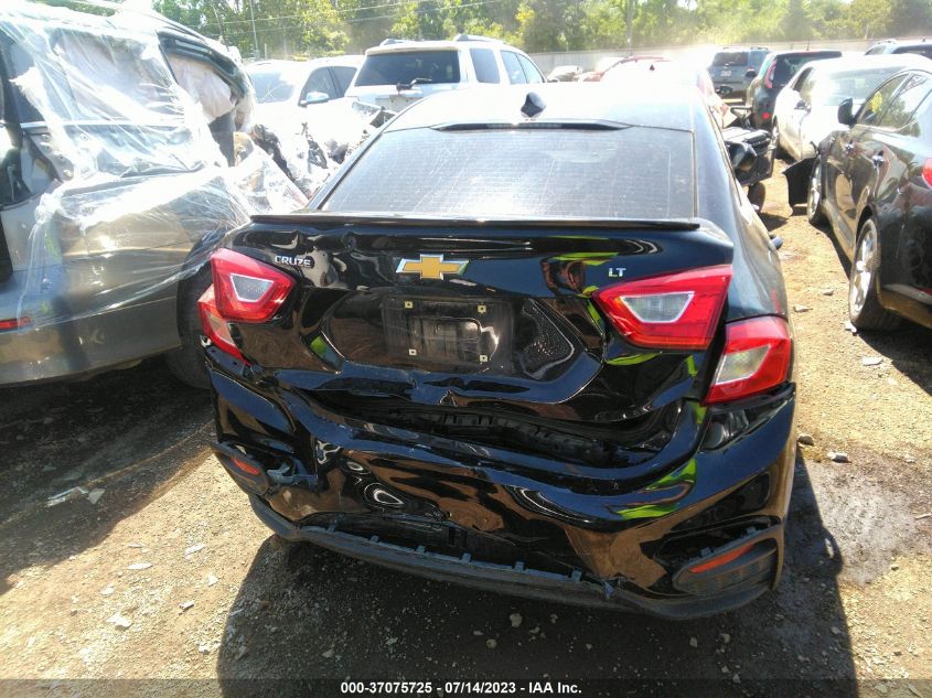2018 CHEVROLET CRUZE LT - 1G1BE5SM2J7223374