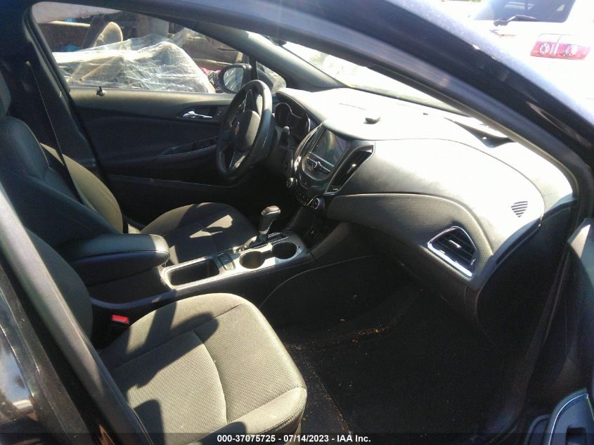 2018 CHEVROLET CRUZE LT - 1G1BE5SM2J7223374