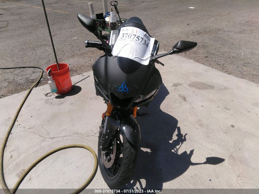 2019 YAMAHA YZFR3 MH3RH17Y9KK002131