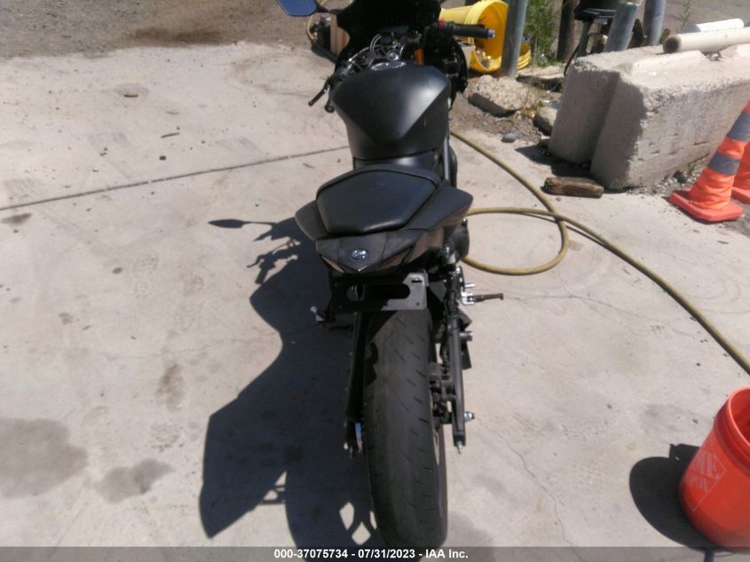 2019 YAMAHA YZFR3 MH3RH17Y9KK002131