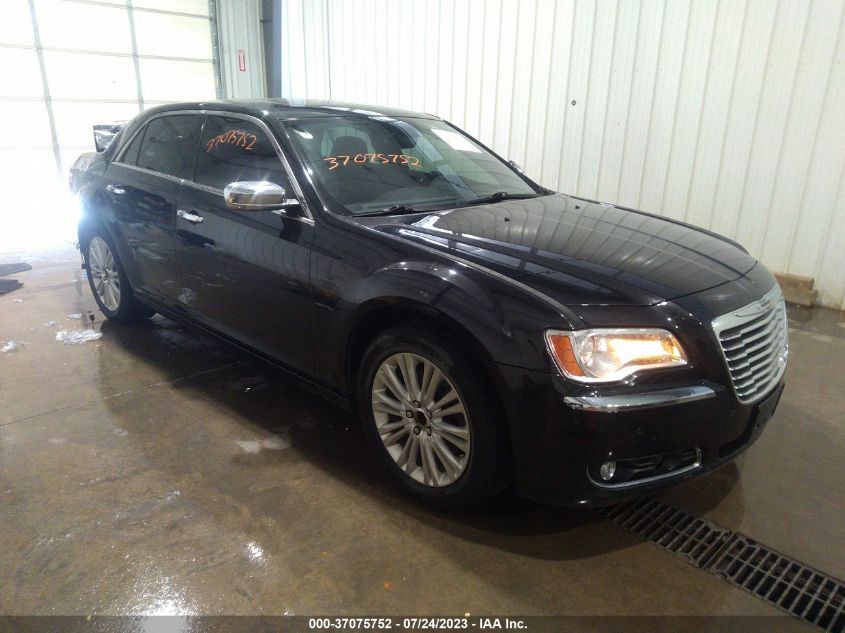 Lot #2541533154 2013 CHRYSLER 300C salvage car