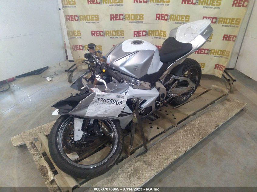 2008 SUZUKI GSX-R1000 JS1GT77A182103175