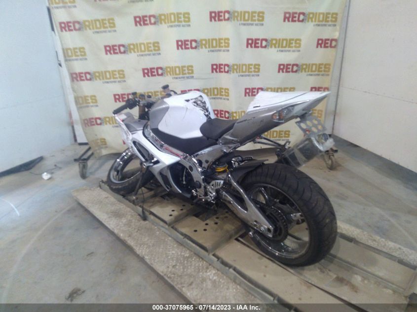 2008 SUZUKI GSX-R1000 JS1GT77A182103175