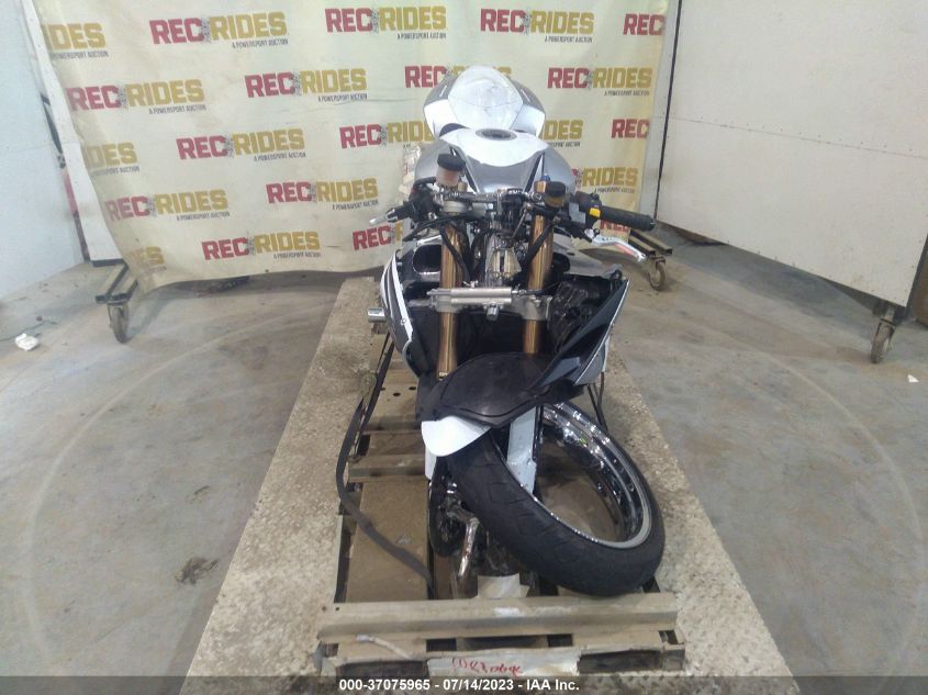2008 SUZUKI GSX-R1000 JS1GT77A182103175