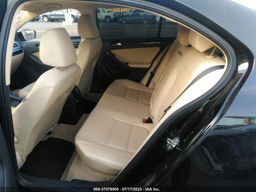 2016 VOLKSWAGEN JETTA SEDAN 1.8T SEL - 3VWL17AJ5GM275670