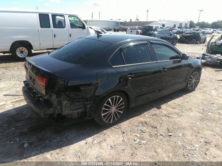 2016 VOLKSWAGEN JETTA SEDAN 1.8T SPORT - 3VWB17AJ6GM412711