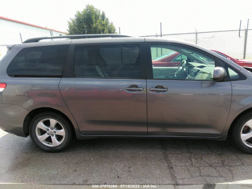 5TDKK3DCXBS050882 2011 TOYOTA SIENNA, photo no. 14