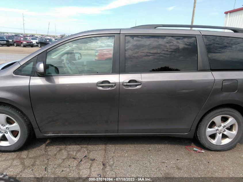 5TDKK3DCXBS050882 2011 TOYOTA SIENNA, photo no. 15