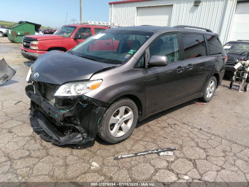 5TDKK3DCXBS050882 2011 TOYOTA SIENNA, photo no. 2