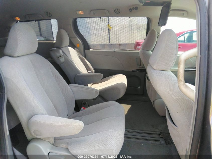 5TDKK3DCXBS050882 2011 TOYOTA SIENNA, photo no. 8