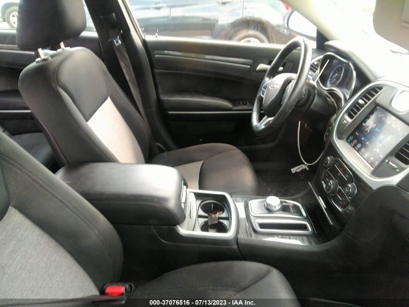 2019 CHRYSLER 300 TOURING - 2C3CCAAG0KH755786