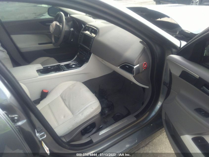 2017 JAGUAR XE 25T PRESTIGE - SAJAE4BG6HA969462